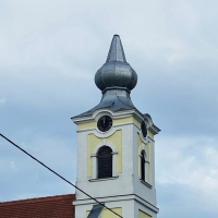 Vjetar srušio križ na filijalnoj crkvi u Lacićima