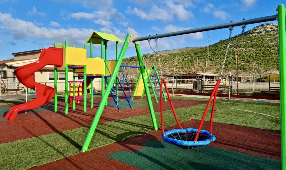 Gradu Donjem Miholjcu odobrena sredstva za projekt uređenja i opremanja dječjeg igrališta u Rakitovici
